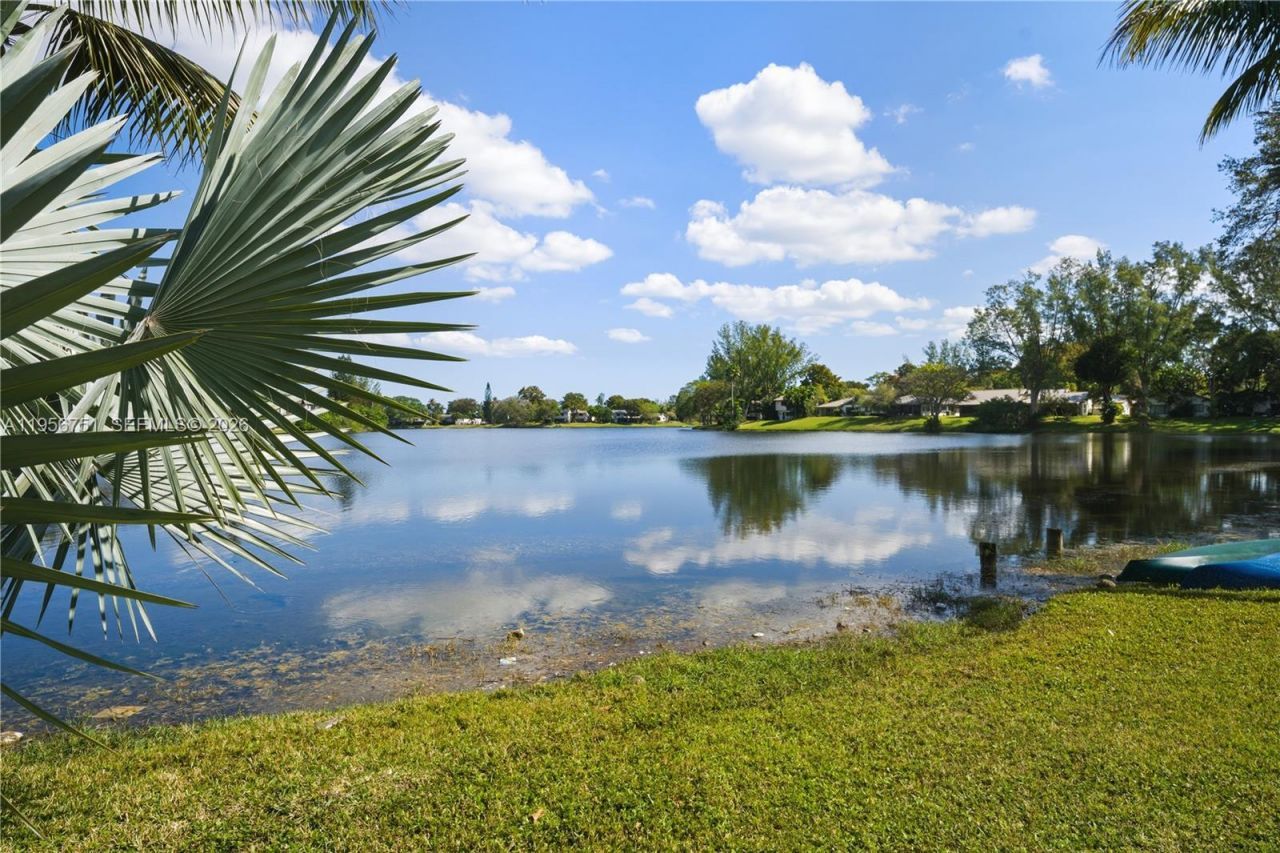 3404 Cherry Garden Cir, Unit 154, Lauderhill, FL 33319 Photo