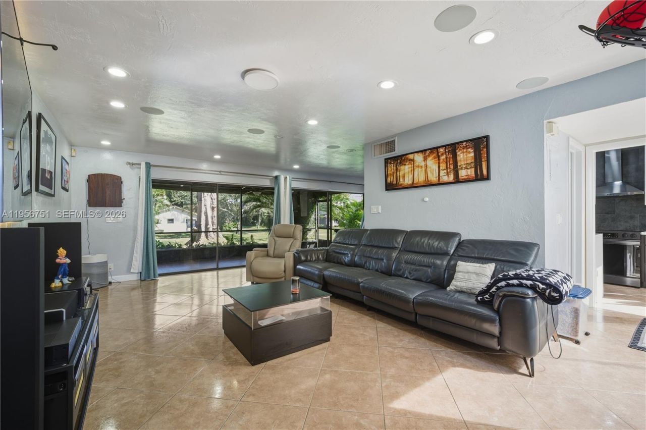 3404 Cherry Garden Cir, Unit 154, Lauderhill, FL 33319 Photo