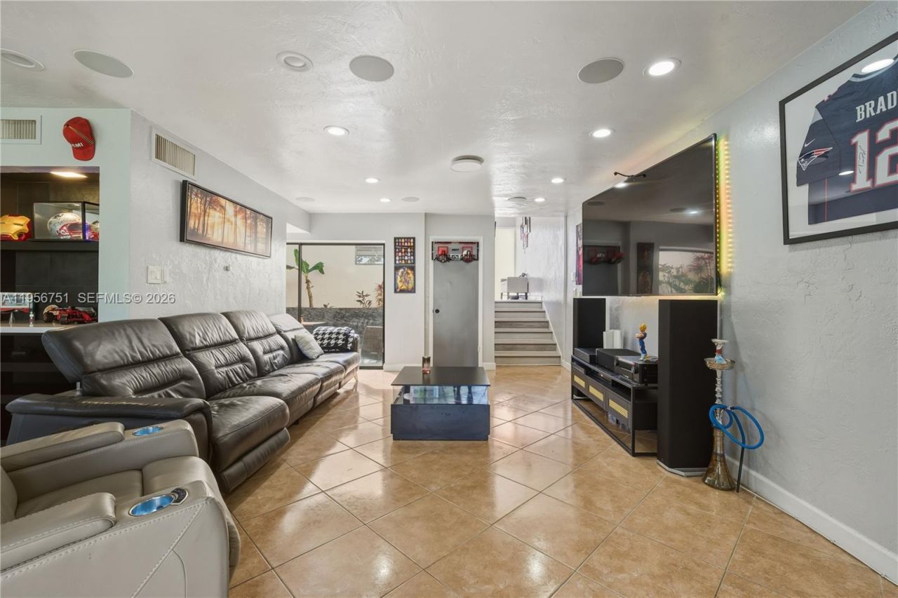 3404 Cherry Garden Cir, Unit 154, Lauderhill, FL 33319 Photo