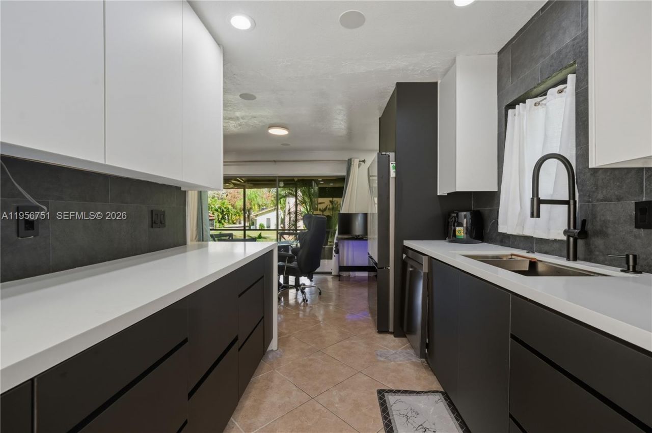 3404 Cherry Garden Cir, Unit 154, Lauderhill, FL 33319 Photo