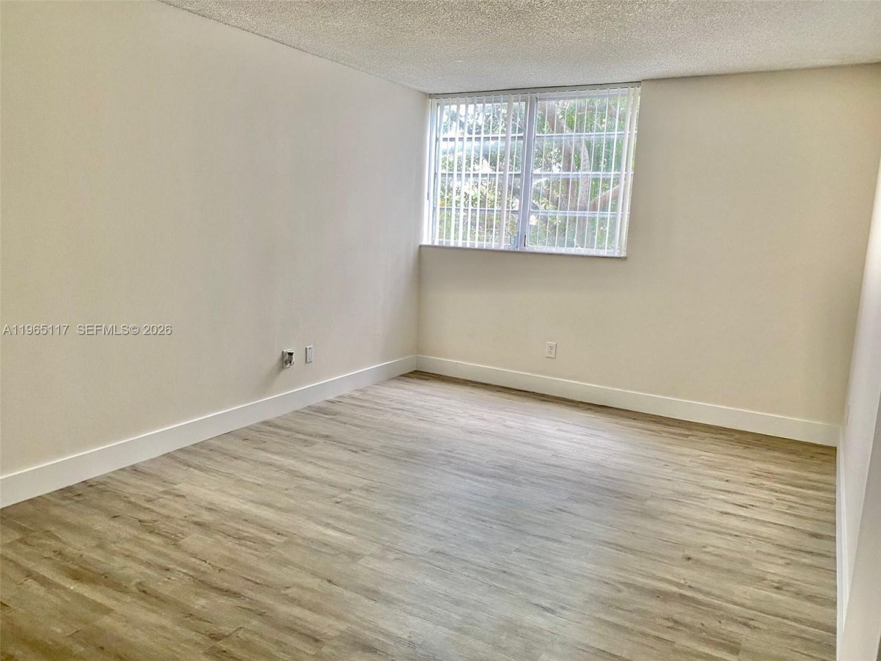 8897 Fontainebleau Blvd , Unit 303, Miami, FL 33172 Photo