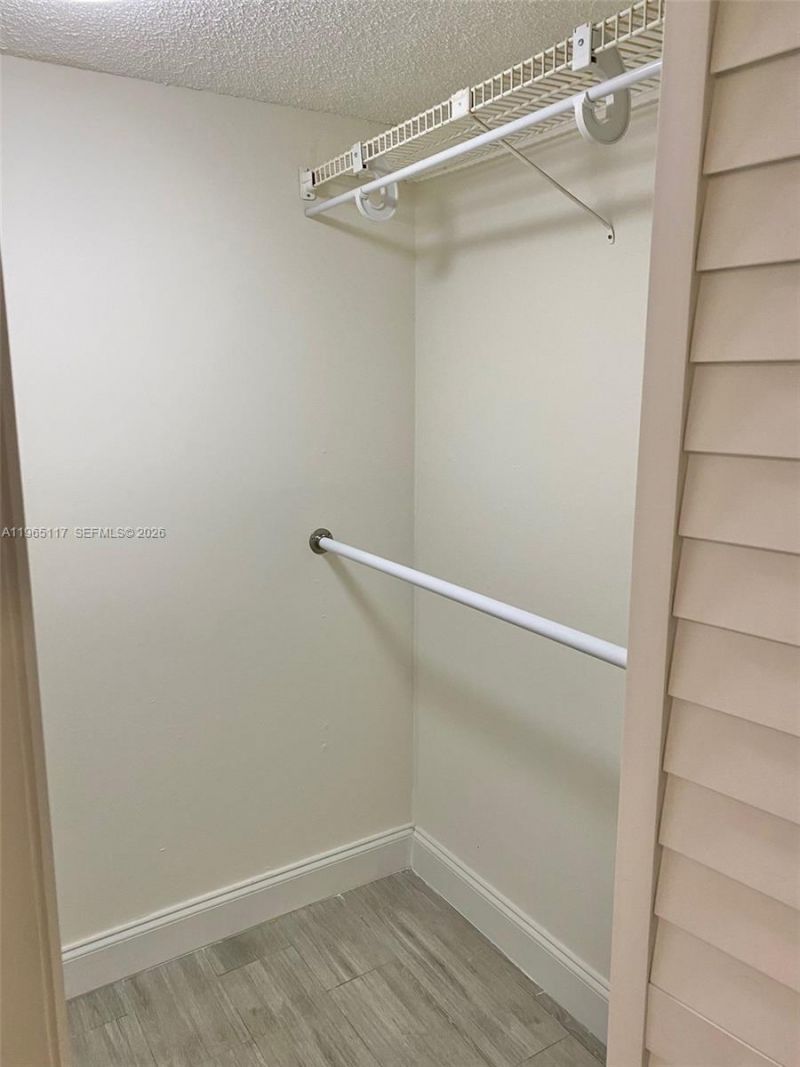 8897 Fontainebleau Blvd , Unit 303, Miami, FL 33172 Photo