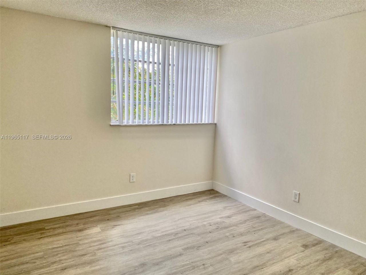 8897 Fontainebleau Blvd , Unit 303, Miami, FL 33172 Photo