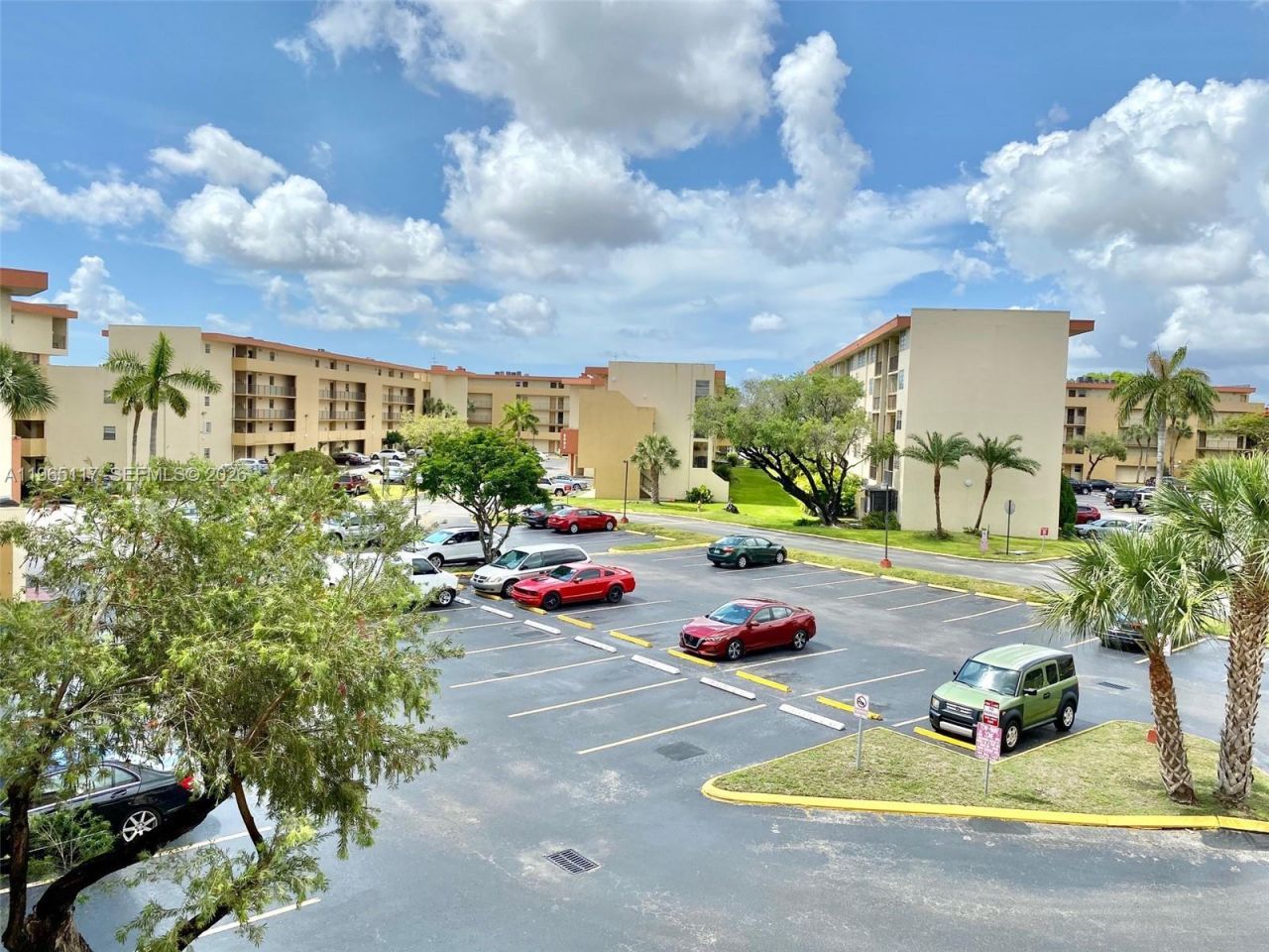 8897 Fontainebleau Blvd , Unit 303, Miami, FL 33172 Photo