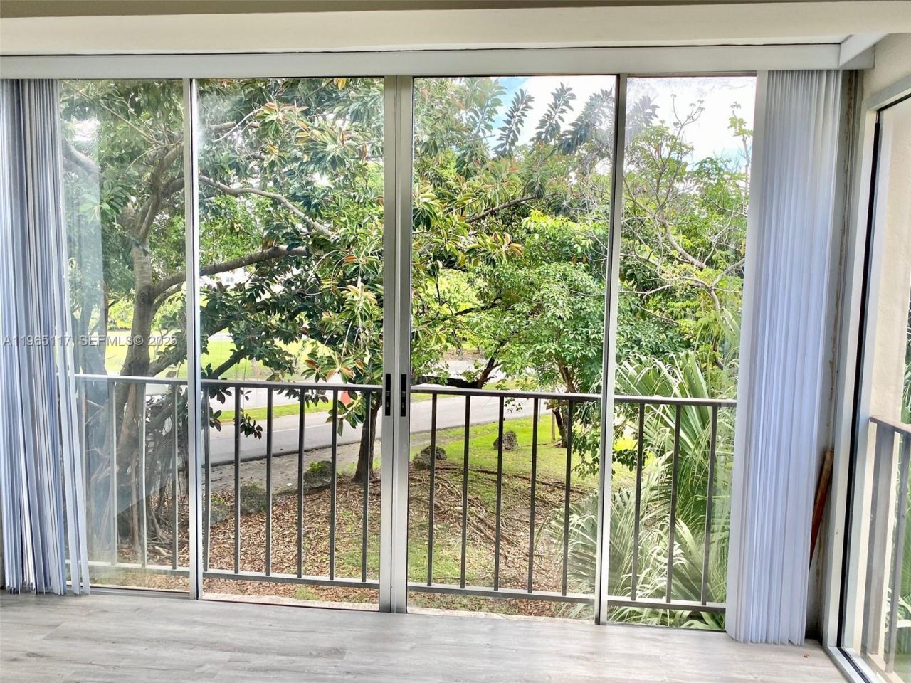 8897 Fontainebleau Blvd , Unit 303, Miami, FL 33172 Photo