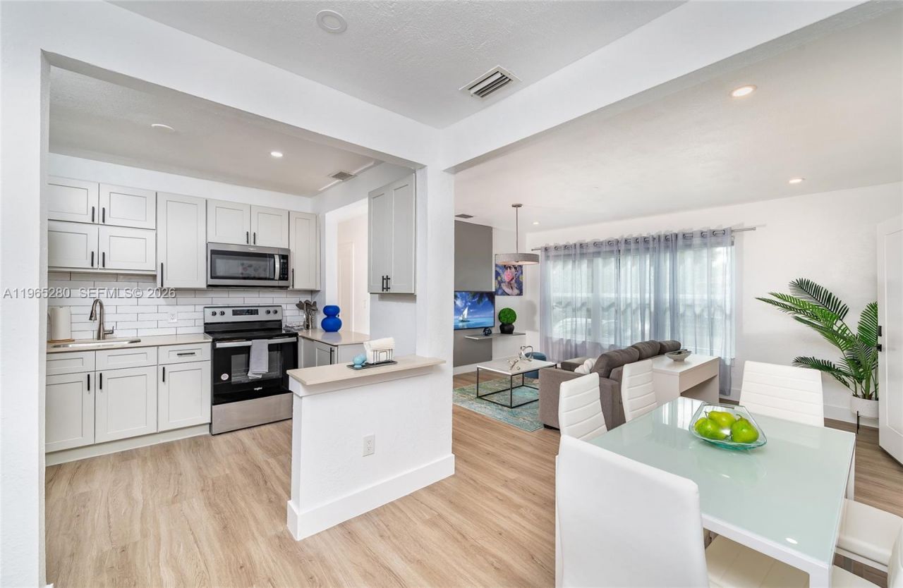 3321 NW 19th Ter , Unit A, Miami, FL 33125 Photo