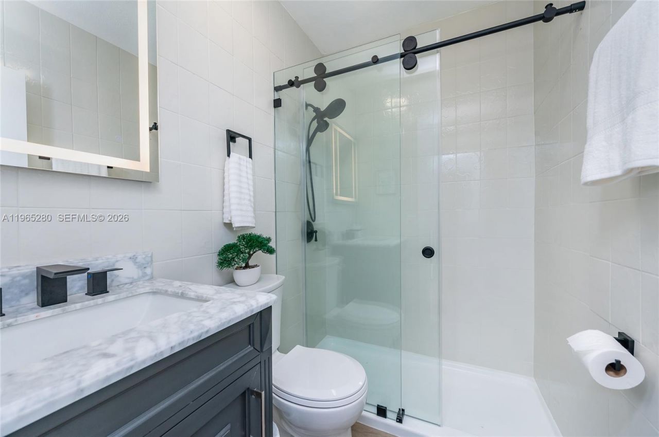 3321 NW 19th Ter , Unit A, Miami, FL 33125 Photo