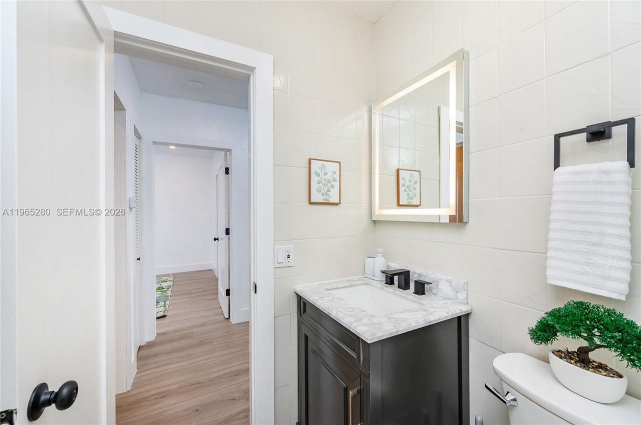 3321 NW 19th Ter , Unit A, Miami, FL 33125 Photo