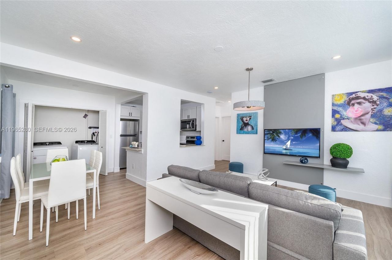 3321 NW 19th Ter , Unit A, Miami, FL 33125 Photo