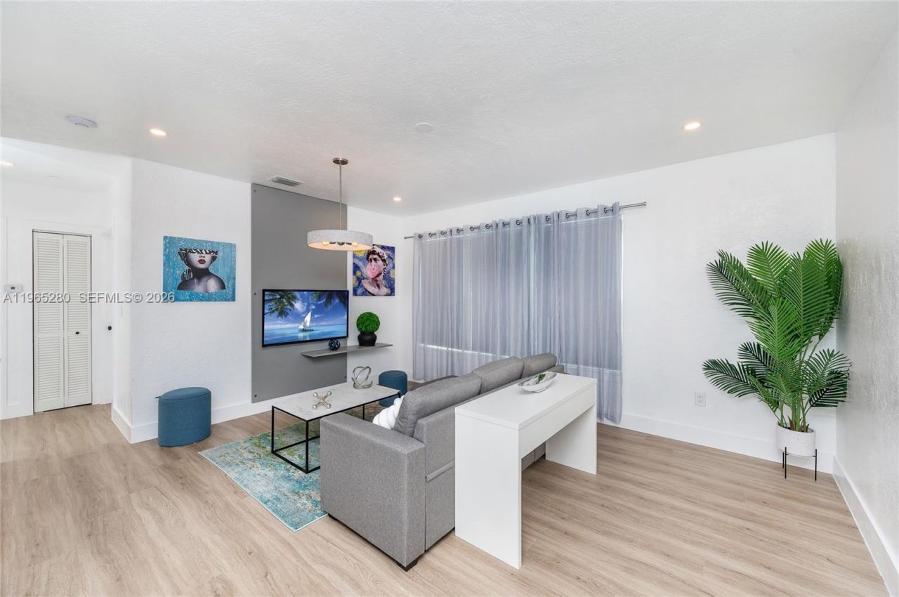 3321 NW 19th Ter , Unit A, Miami, FL 33125 Photo