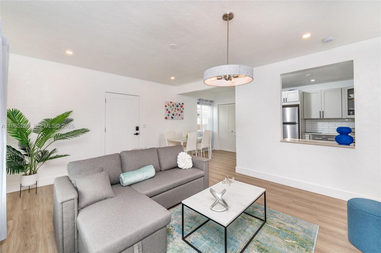 3321 NW 19th Ter , Unit A, Miami, FL 33125 Photo