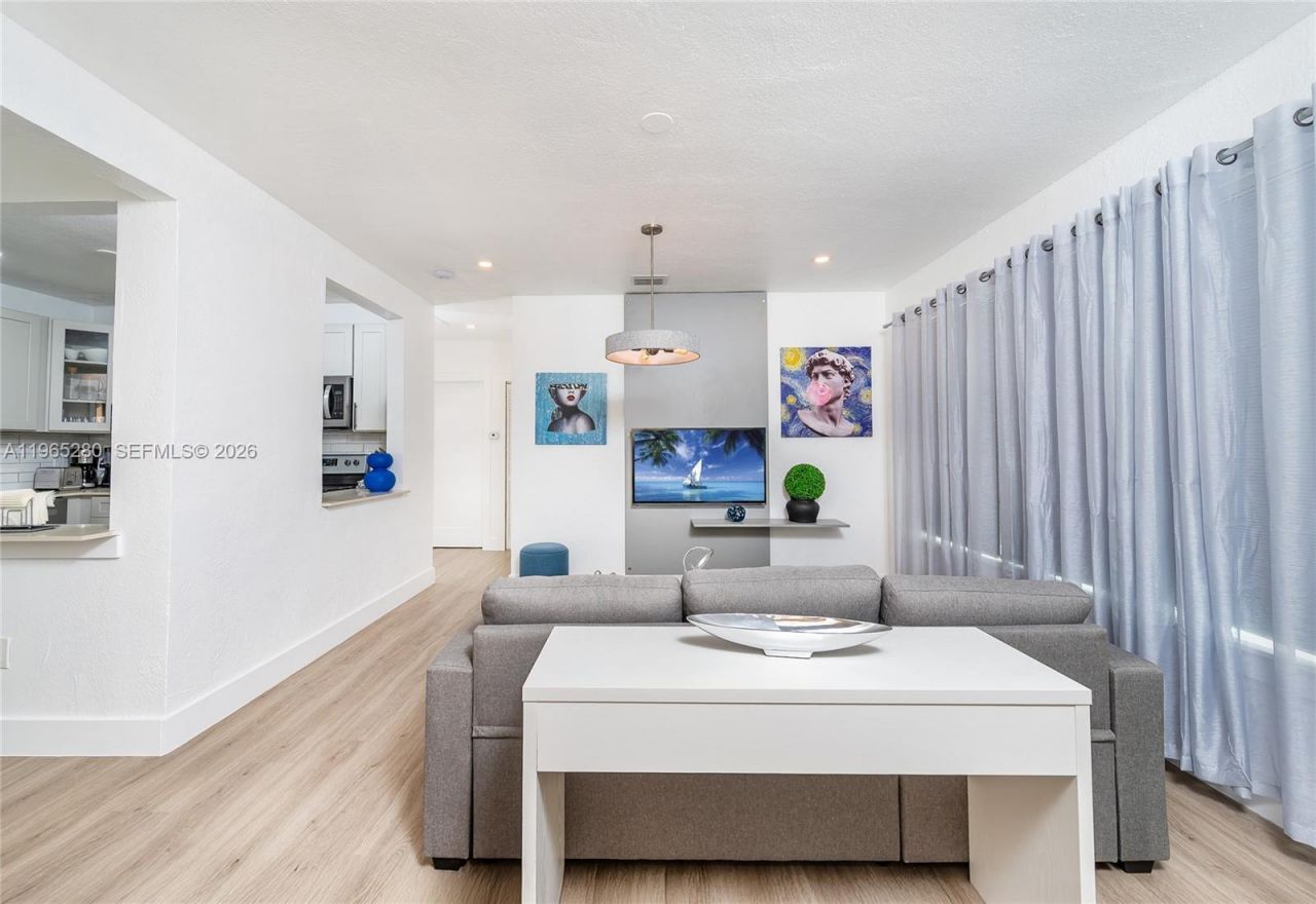 3321 NW 19th Ter , Unit A, Miami, FL 33125 Photo