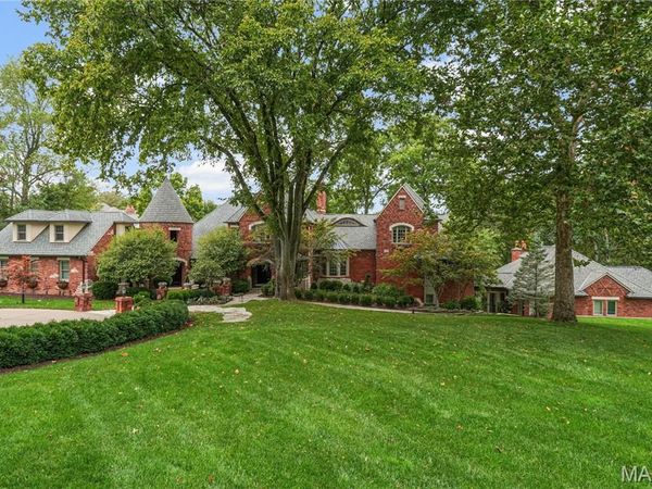 1359 S Mason Road , St Louis, MO 63131