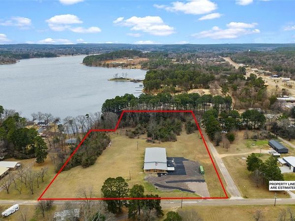 300 Martin , Lone Star, TX 75668