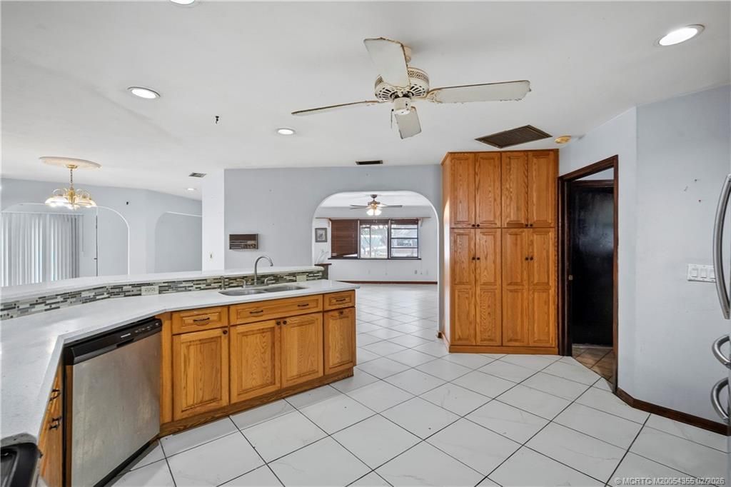 981 SE Lansdowne Avenue, Port Saint Lucie, FL 34983 Photo