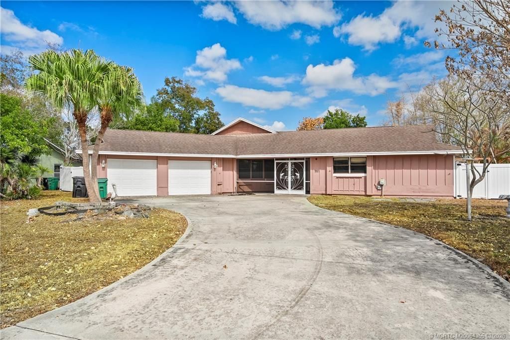 981 SE Lansdowne Avenue, Port Saint Lucie, FL 34983 Photo