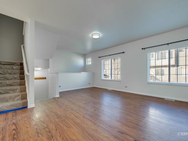 27 Monarch Drive, Streamwood, IL 60107