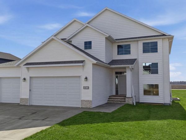 1572 75th Avenue S, Fargo, ND 58104