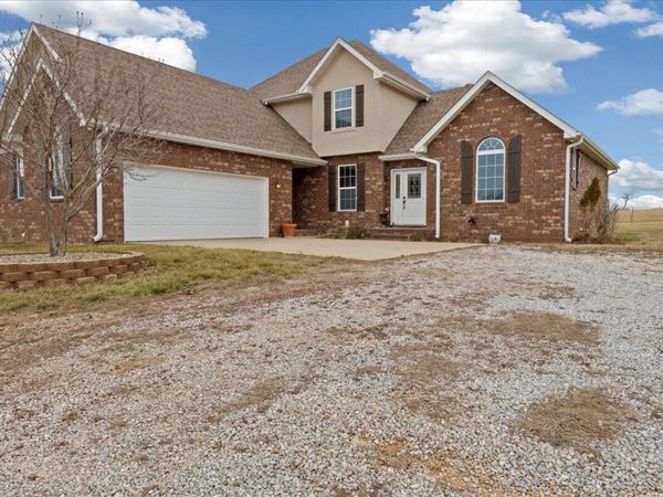 18252 Lawrence 2187, Aurora, MO 65605