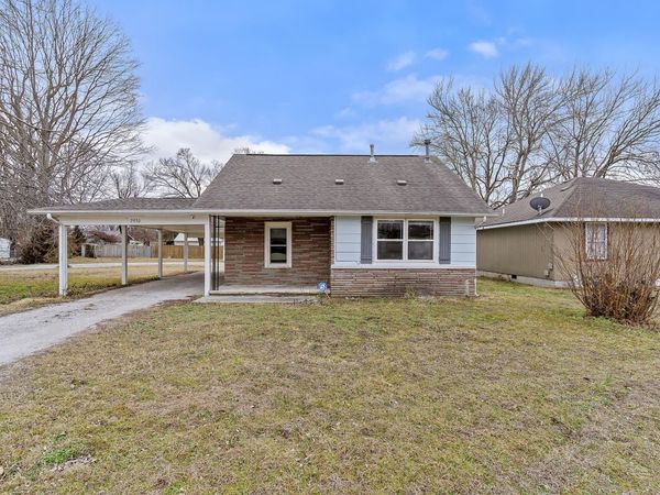 2930 W Lynn Street , Springfield, MO 65802