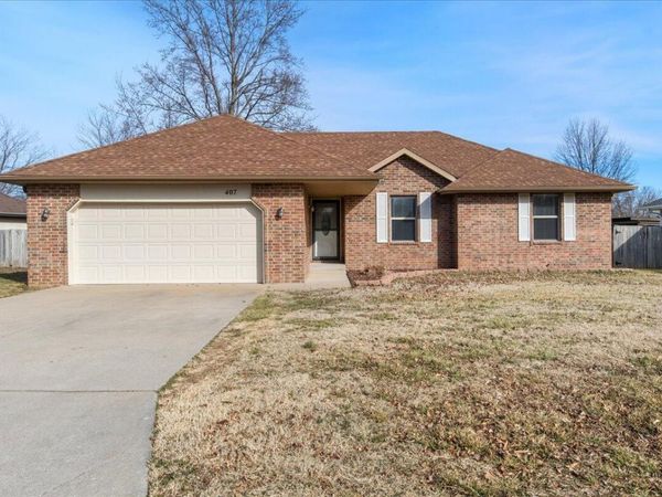 407 E Slim Wilson Boulevard, Nixa, MO 65714