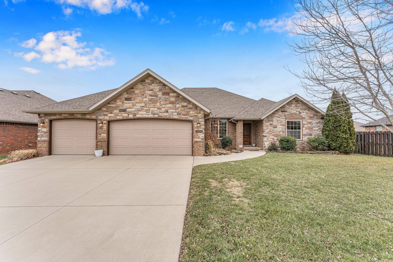 1058 S Henry Avenue, Republic, MO 65738 Main Photo