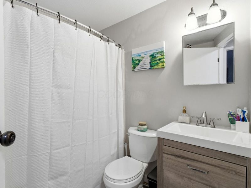 6191-6193 Ambleside Drive, Columbus, OH 43229 Photo 7