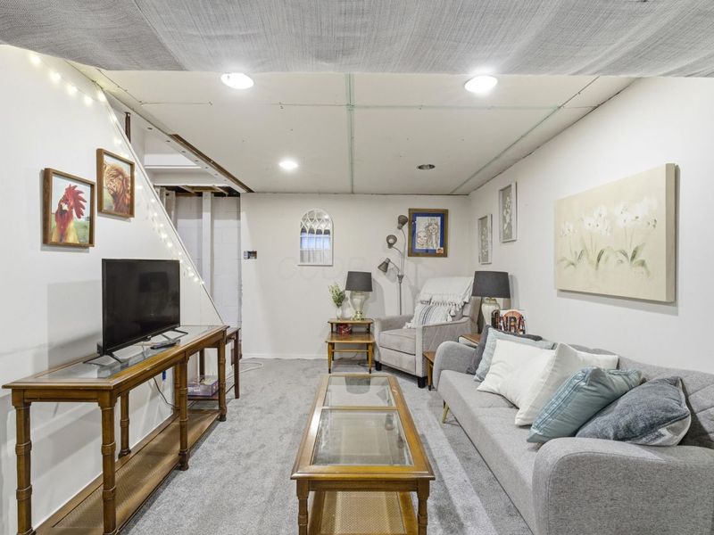 6191-6193 Ambleside Drive, Columbus, OH 43229 Photo 9