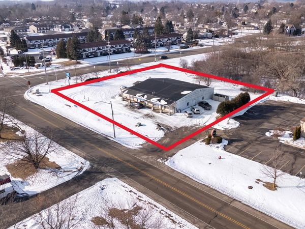 400 W Dekora St, Saukville, WI 53080