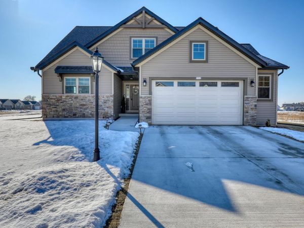 1721 Arthurs Pass, Oconomowoc, WI 53066