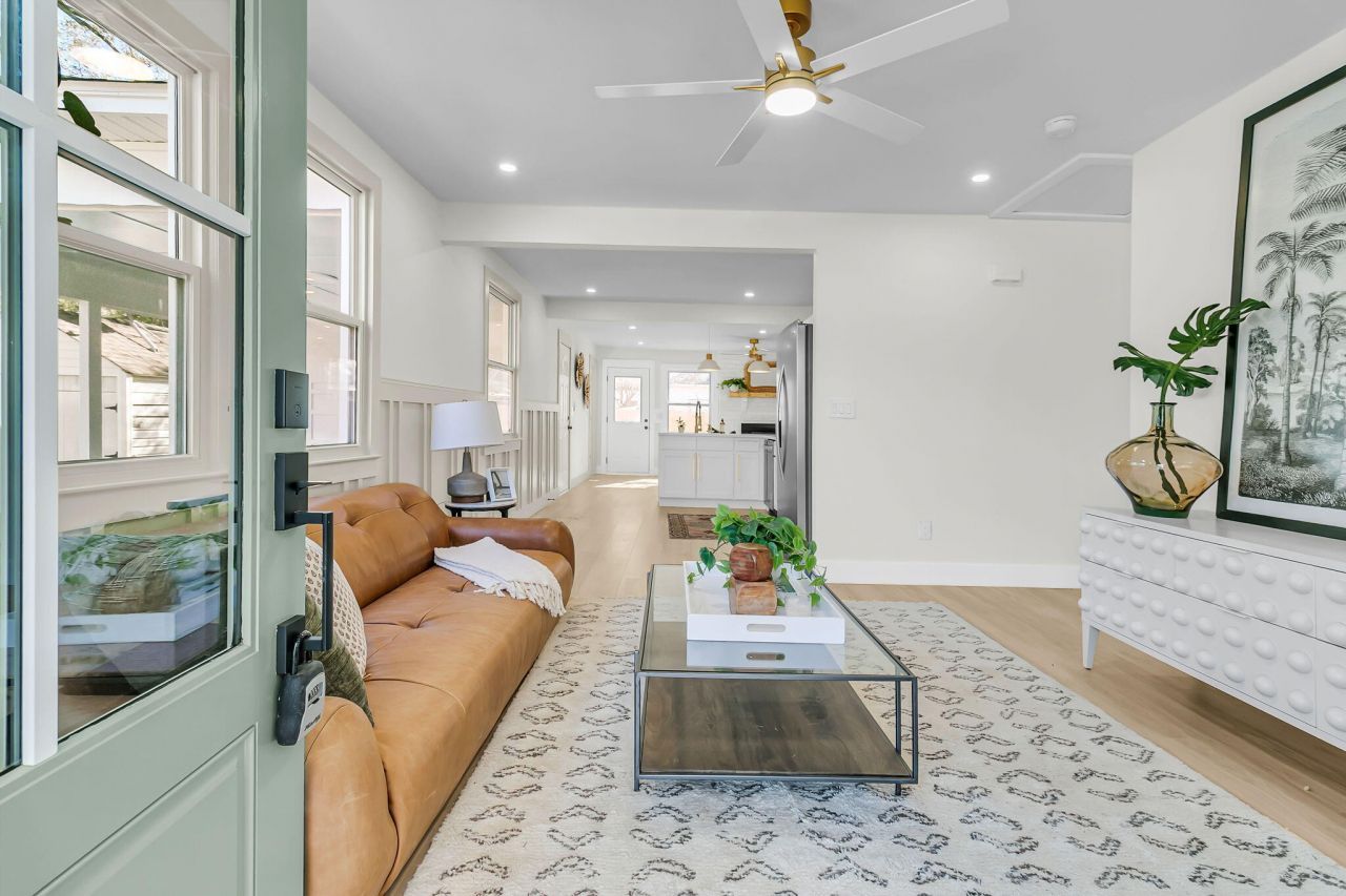 4808 Parkside Drive Photo 2