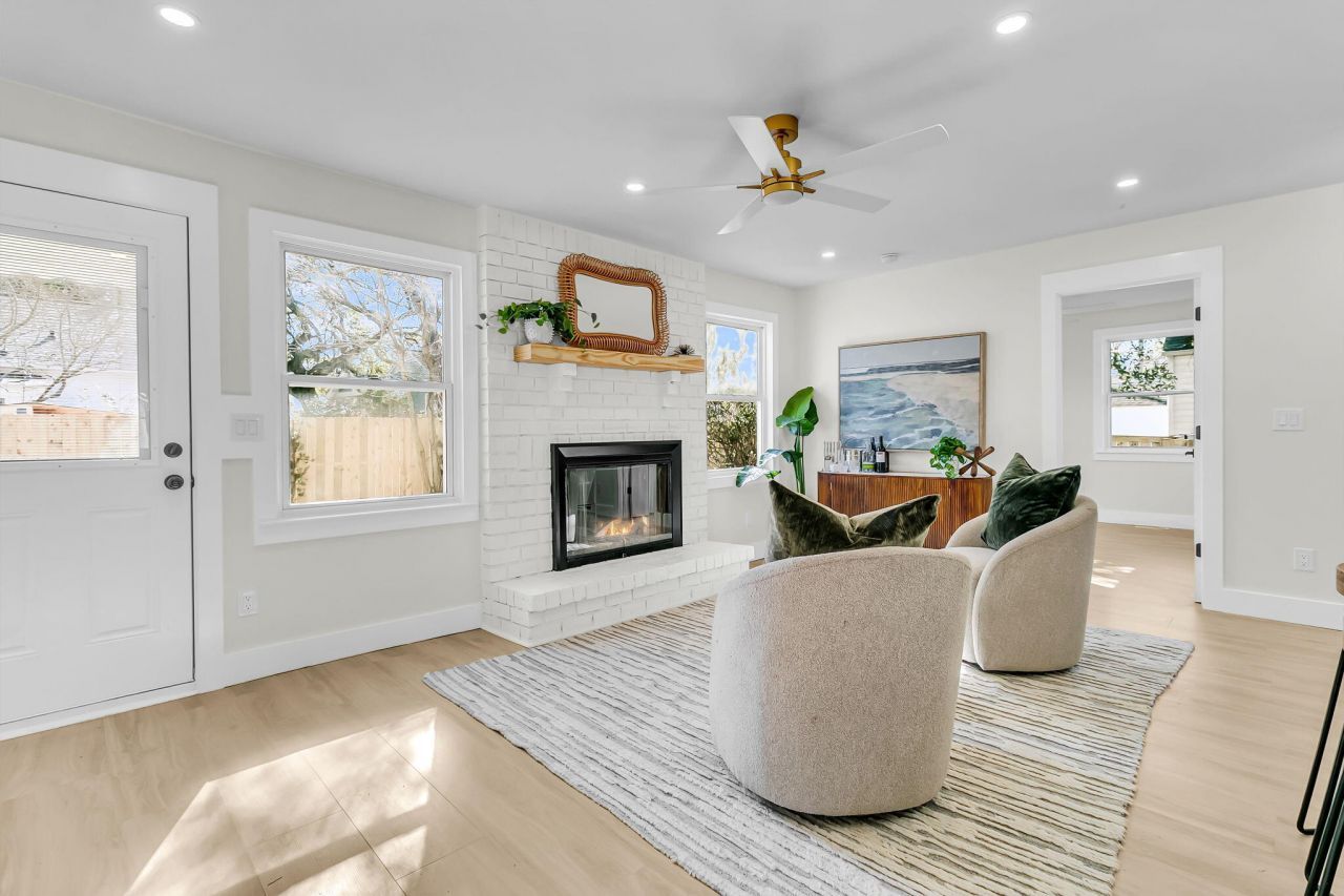 4808 Parkside Drive Photo 7