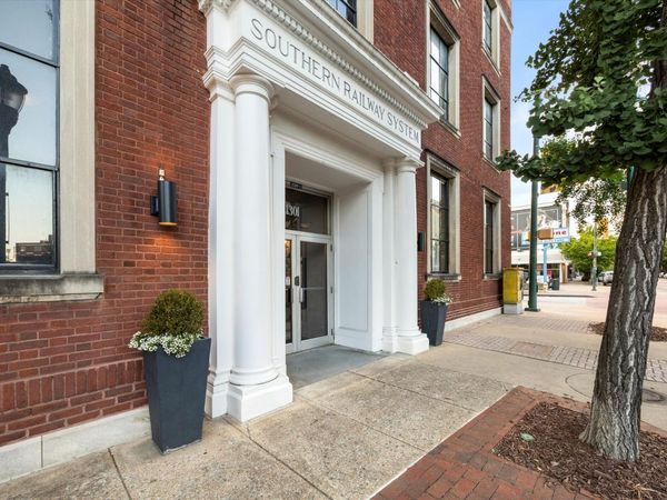 1301 Market Street, Chattanooga, TN 37402