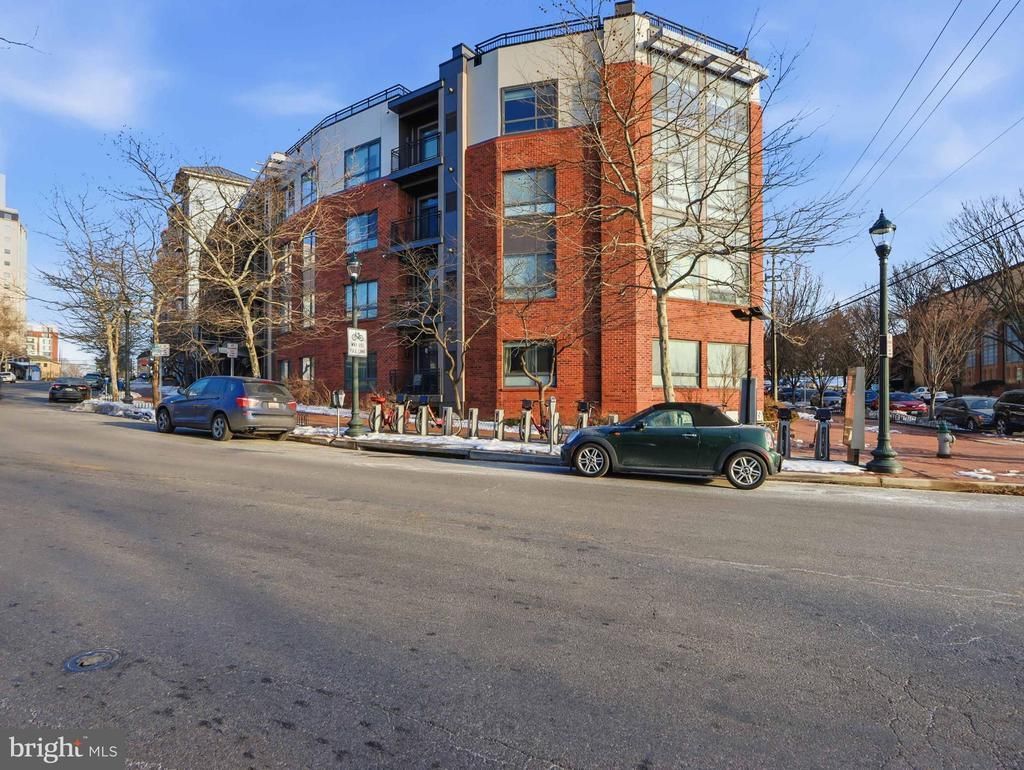 8005 13th Street, Unit 411, Silver Spring, MD 20910 Main Photo