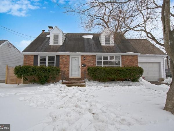 15 CAROLINA AVENUE, MORRISVILLE, PA 19067