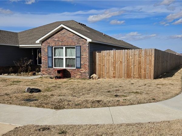 2908 W Obsidian Street , Fayetteville, AR 72704