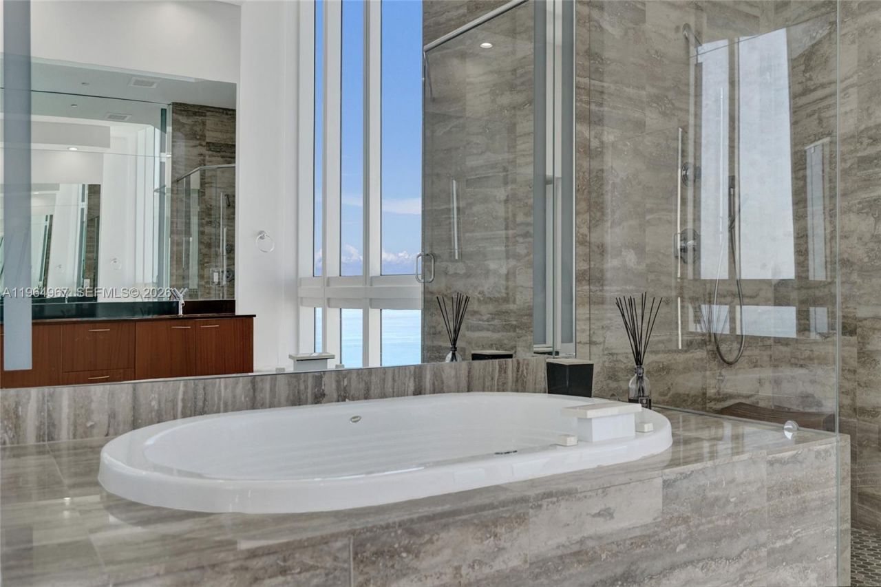 15901 Collins Ave, Unit 4301, Sunny Isles Beach, FL 33160 Photo