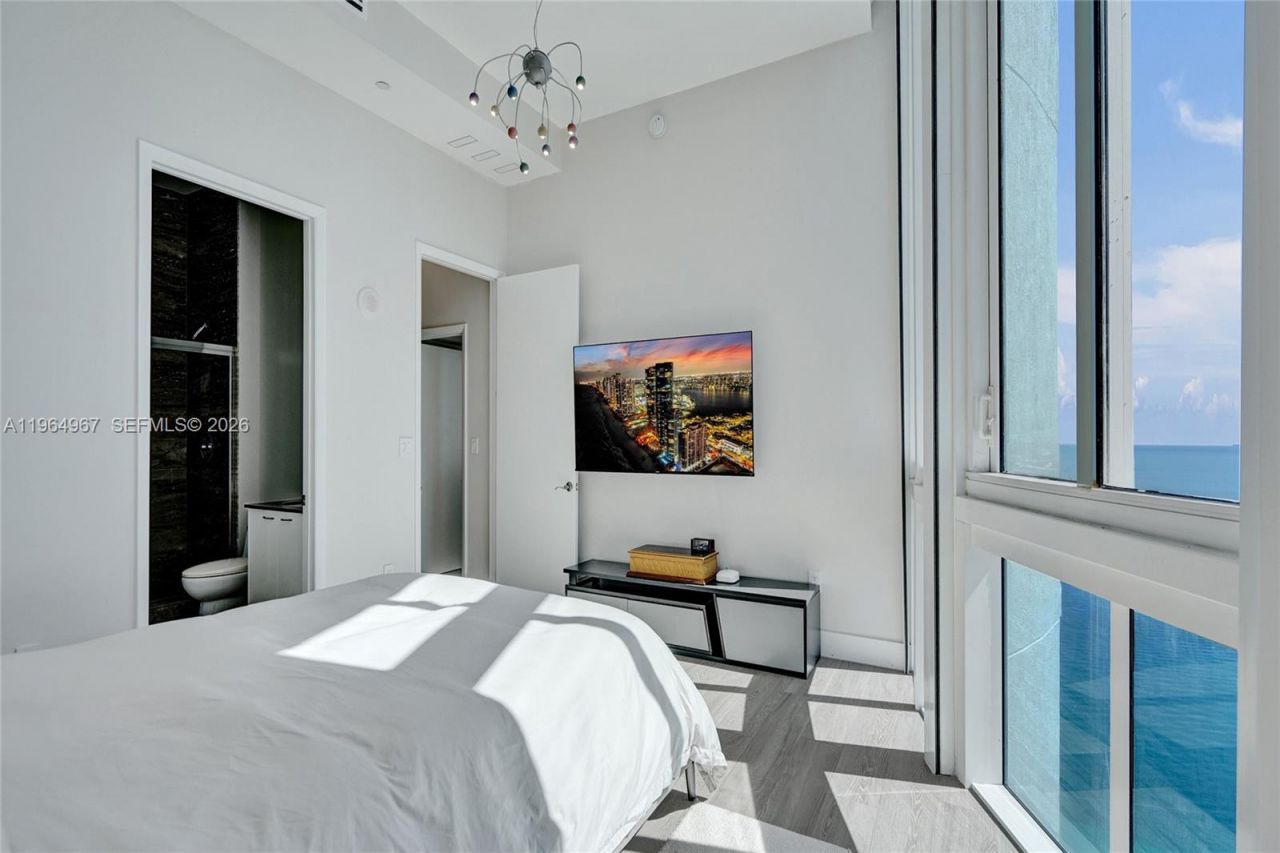 15901 Collins Ave, Unit 4301, Sunny Isles Beach, FL 33160 Photo