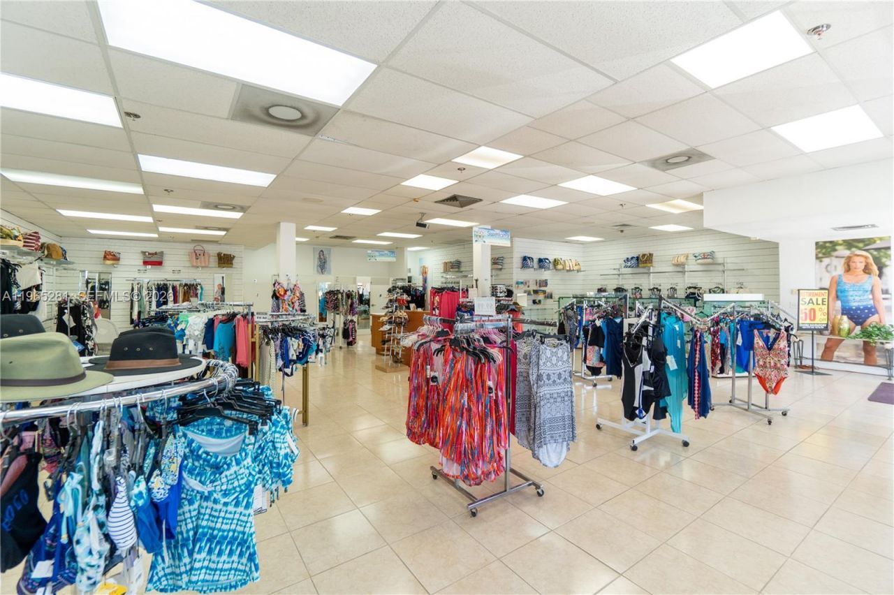 3149 W Hallandale Beach Blvd , Unit R, Pembroke Park, FL 33009 Photo