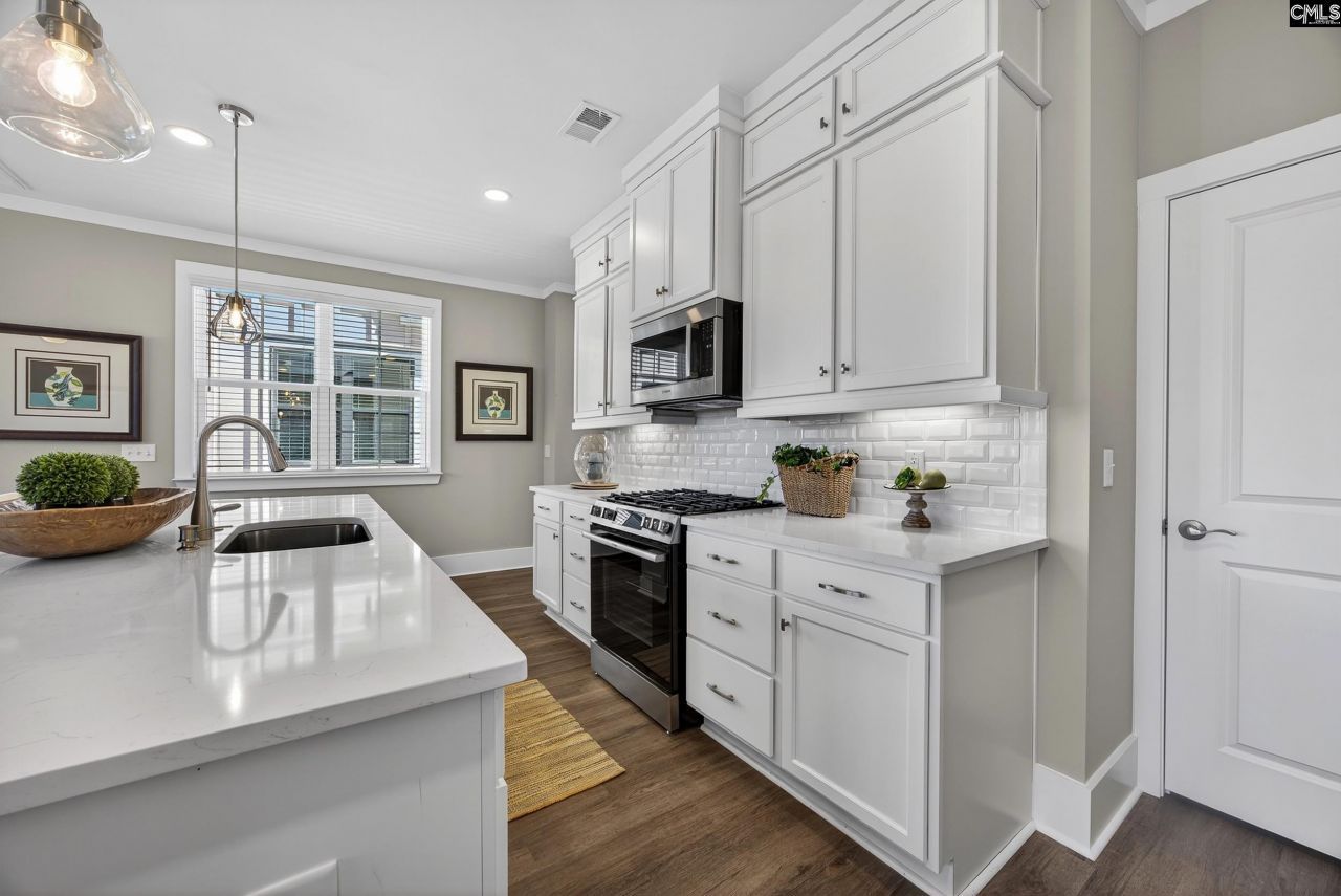 1008 Manarola Road  Photo 4