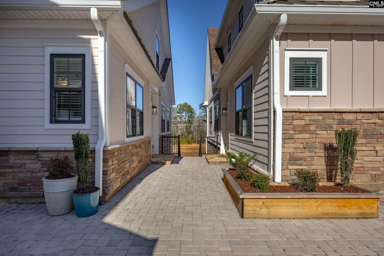 1008 Manarola Road  Photo 43