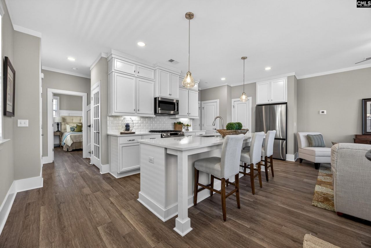 1008 Manarola Road  Photo 9