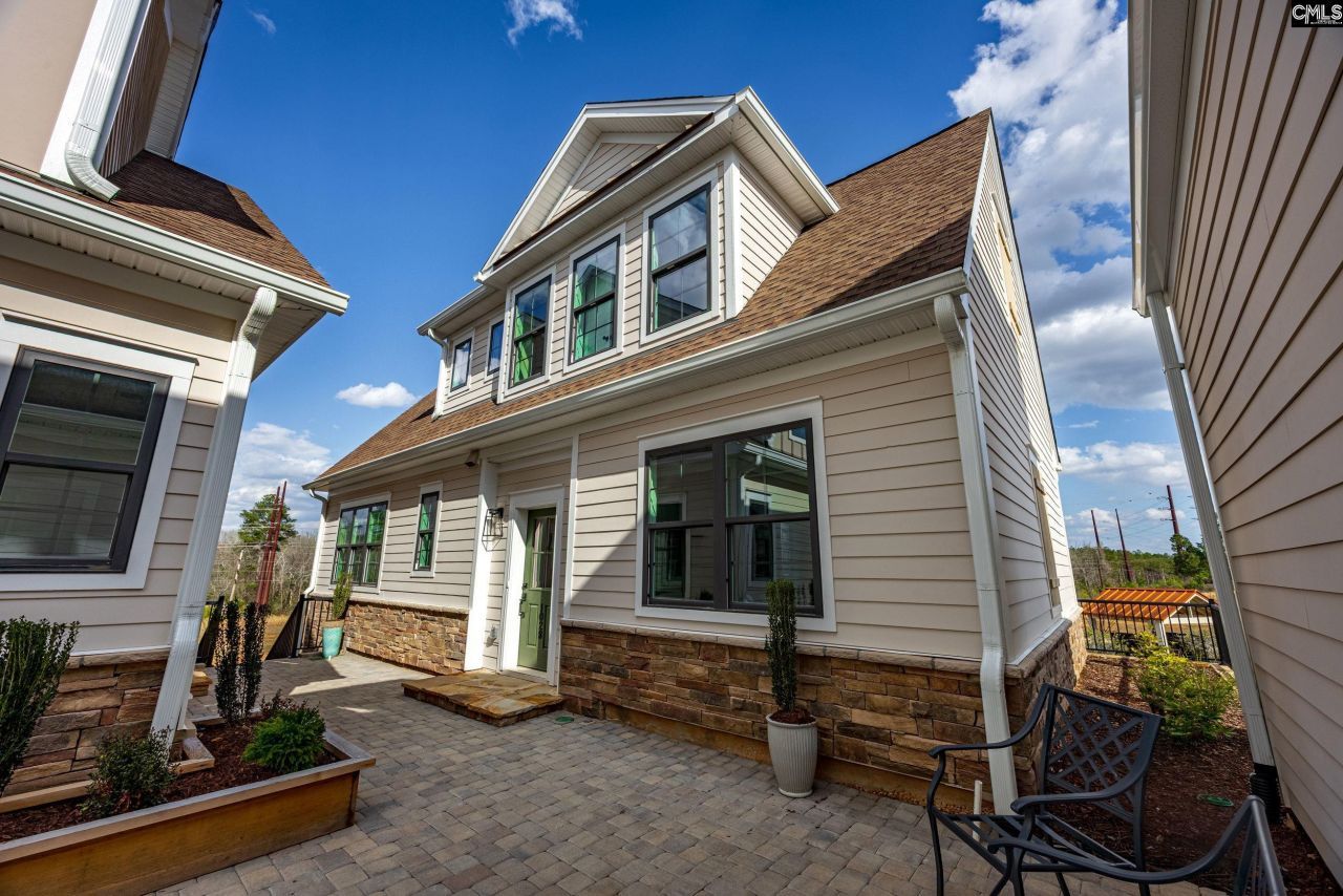 1028 Manarola Road Photo 4