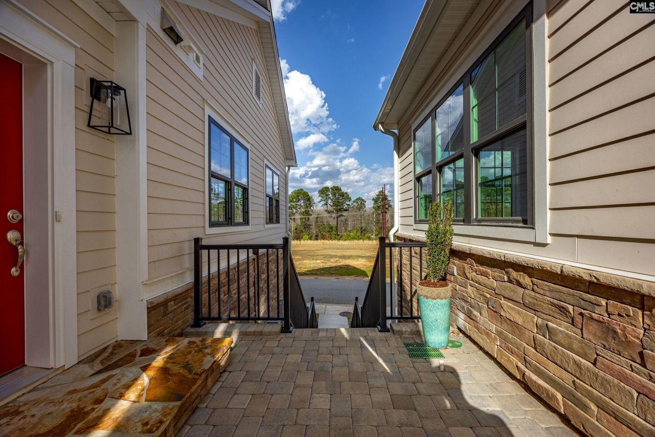1028 Manarola Road Photo 5