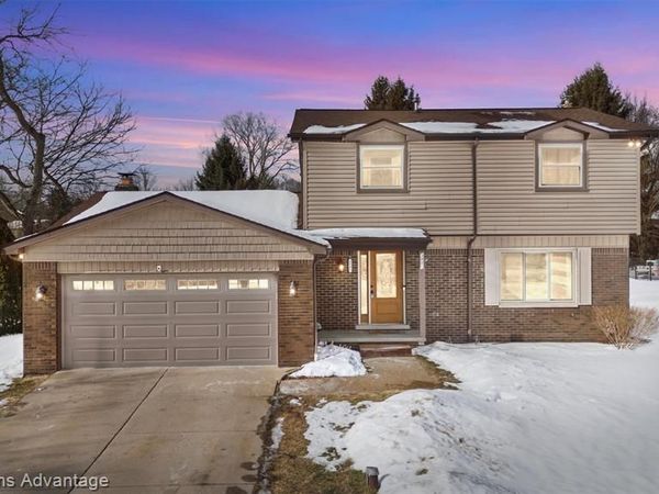 3801 Tara Drive, Highland Twp, MI 48356