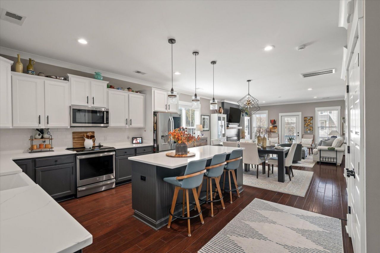 1911 Carolina Towne Court Photo 5