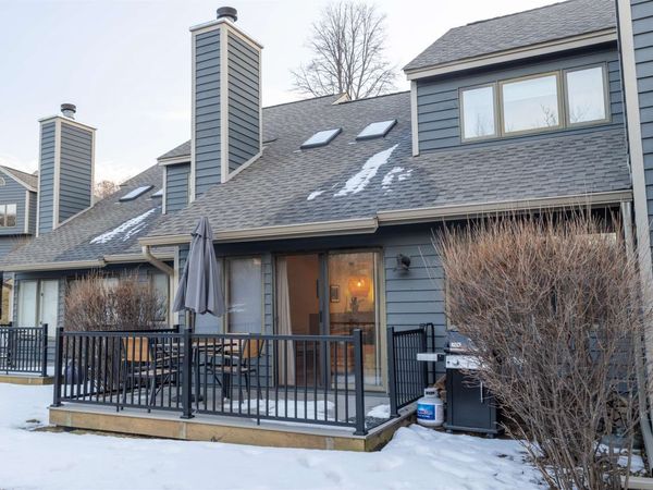 11 Valleywood Lane, GALENA, IL 61036