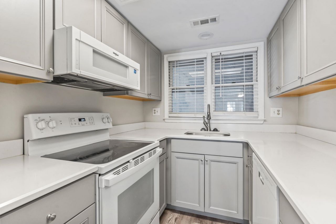 512 N 30th Ave. N Photo 6