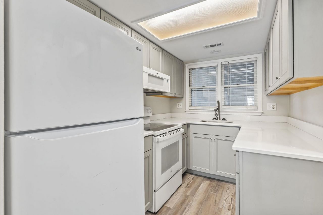 512 N 30th Ave. N Photo 7