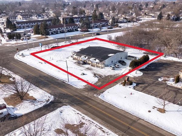 400 W Dekora STREET, Saukville, WI 53080